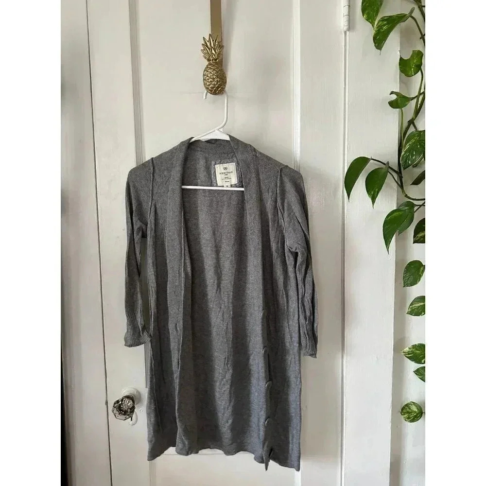 Heritage Women’s size Medium gray cardigan